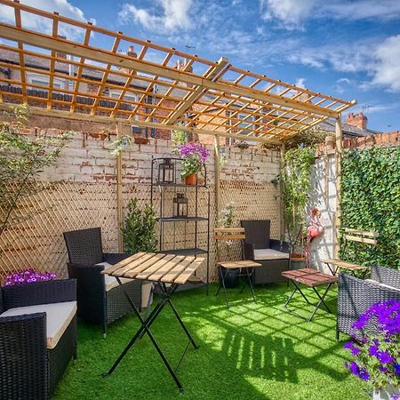 *New* Chester Canal Side 2 Bed Character Home Екстериор снимка