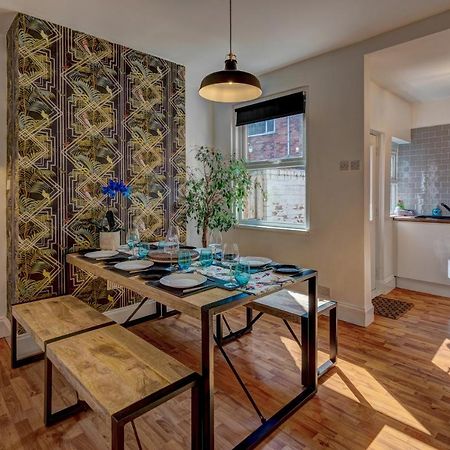 *New* Chester Canal Side 2 Bed Character Home Екстериор снимка