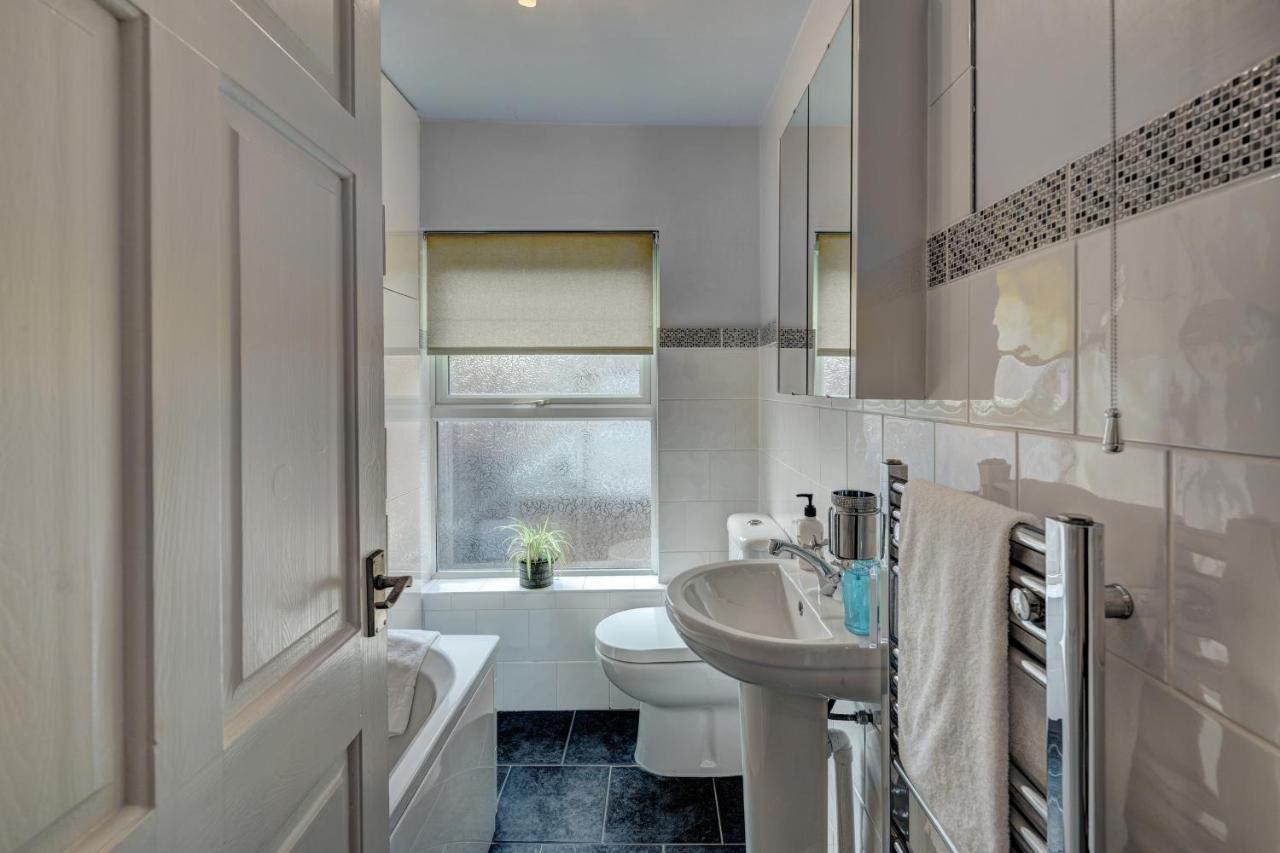 *New* Chester Canal Side 2 Bed Character Home Екстериор снимка