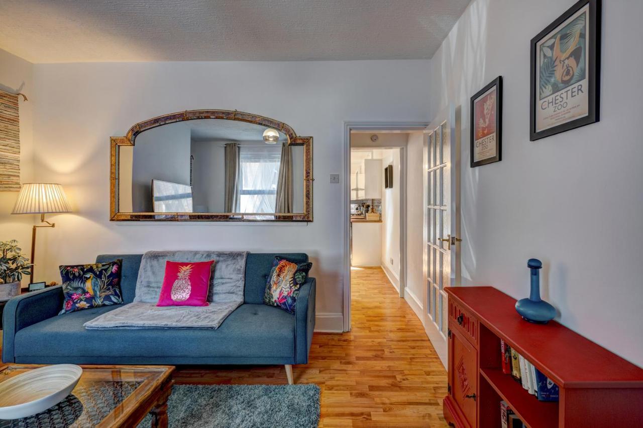 *New* Chester Canal Side 2 Bed Character Home Екстериор снимка
