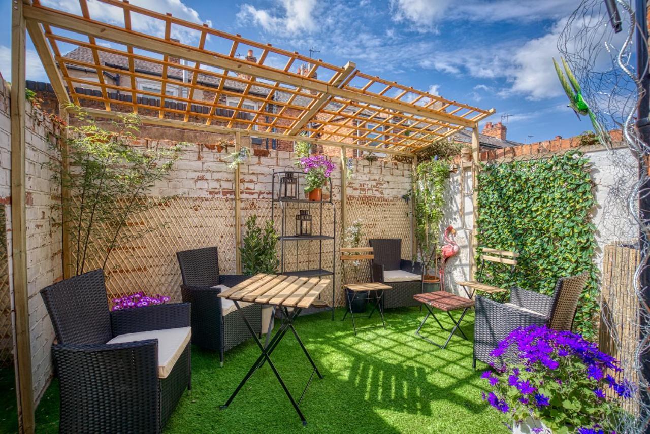 *New* Chester Canal Side 2 Bed Character Home Екстериор снимка