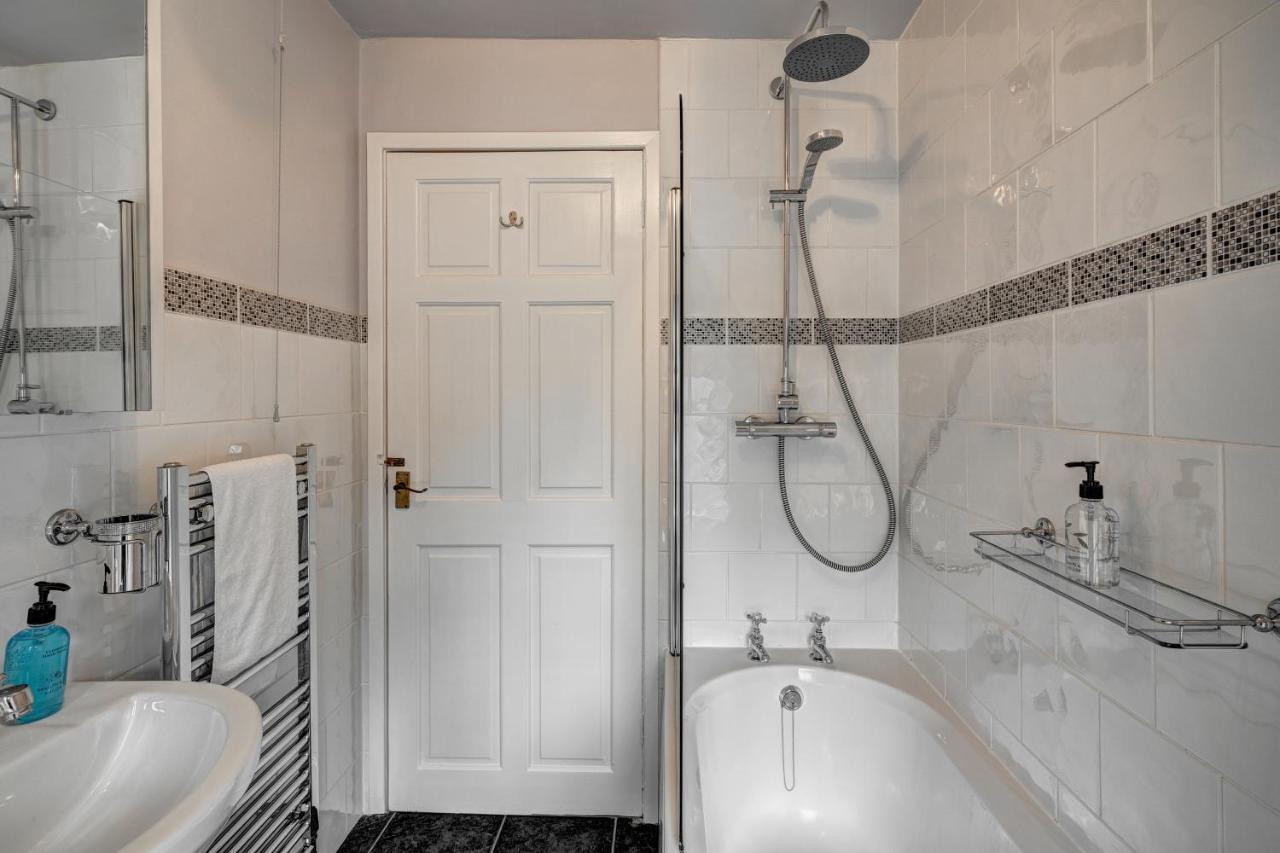 *New* Chester Canal Side 2 Bed Character Home Екстериор снимка