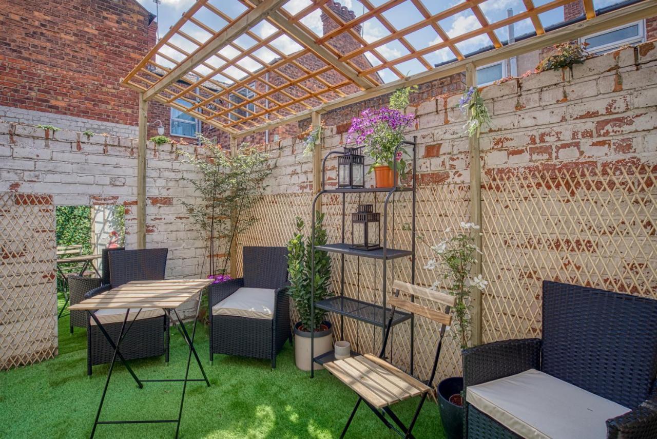 *New* Chester Canal Side 2 Bed Character Home Екстериор снимка