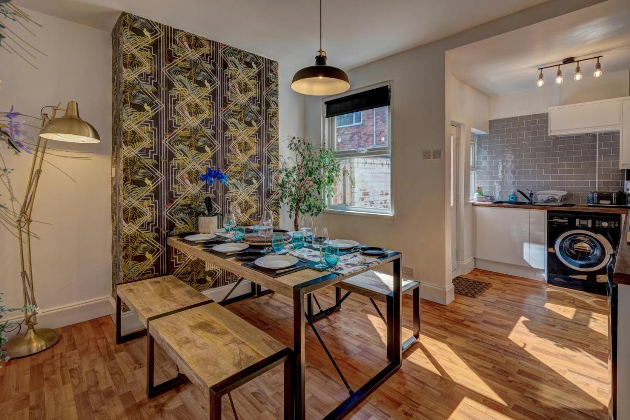 *New* Chester Canal Side 2 Bed Character Home Екстериор снимка
