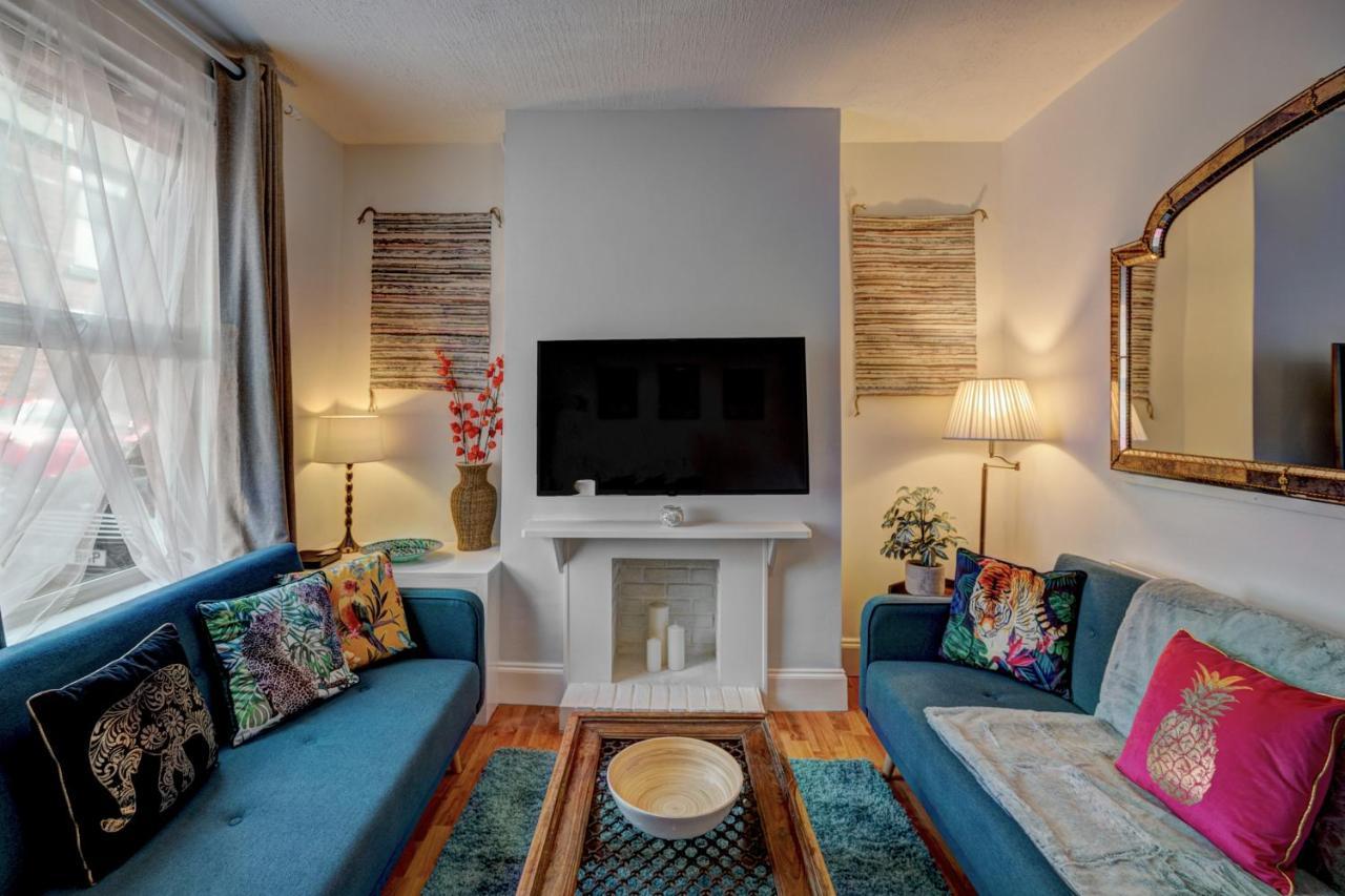 *New* Chester Canal Side 2 Bed Character Home Екстериор снимка