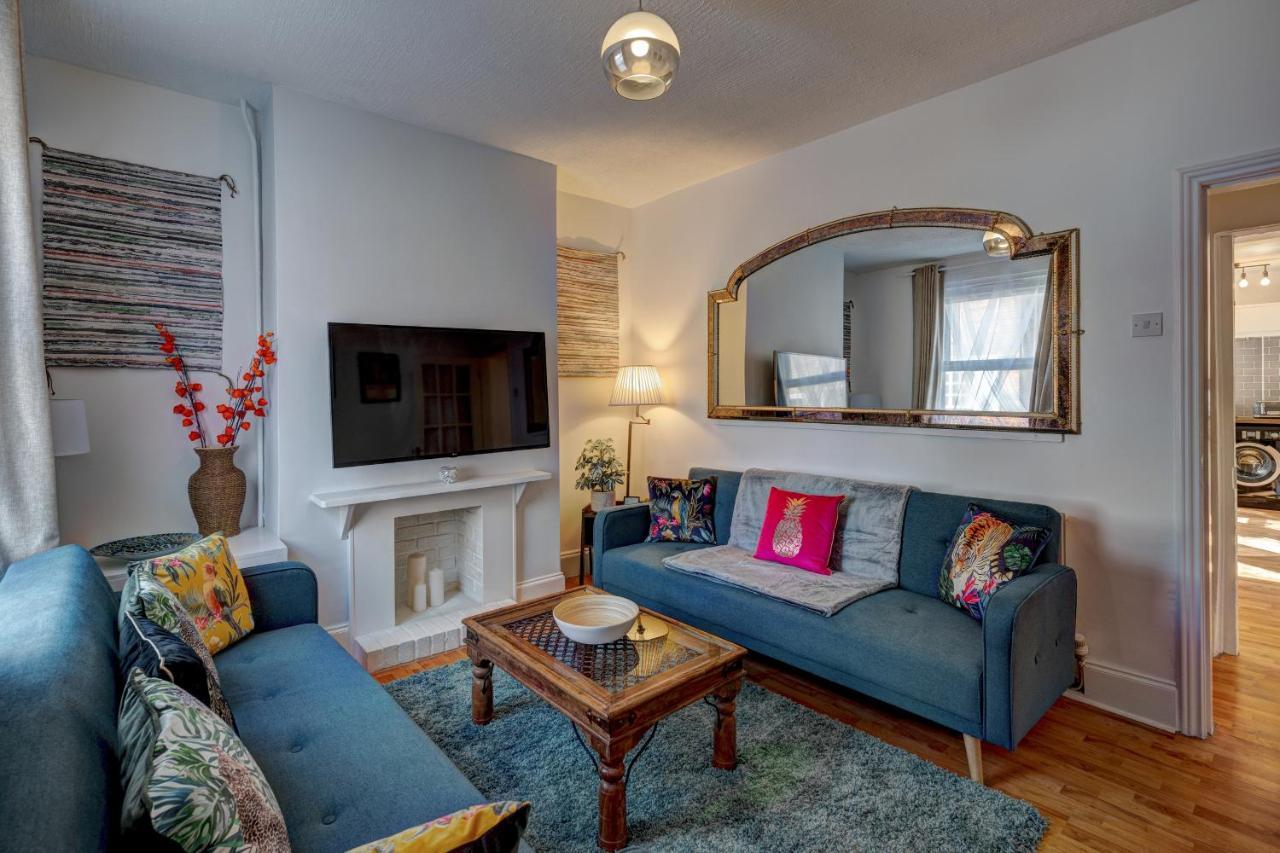 *New* Chester Canal Side 2 Bed Character Home Екстериор снимка